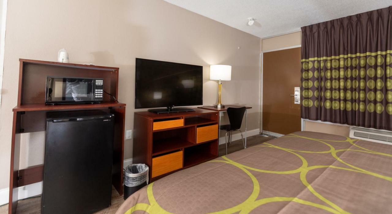 Super 8 By Wyndham Goldsboro Motel Kültér fotó