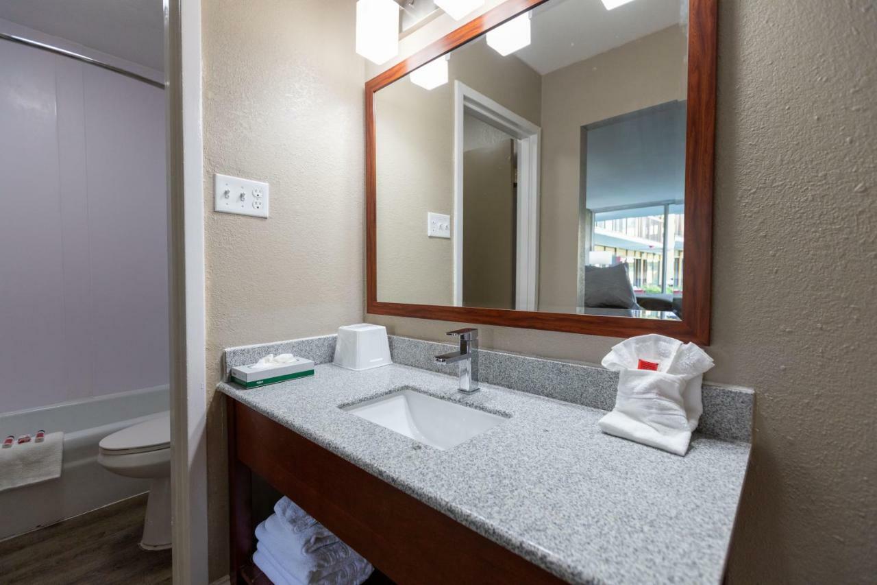 Super 8 By Wyndham Goldsboro Motel Kültér fotó