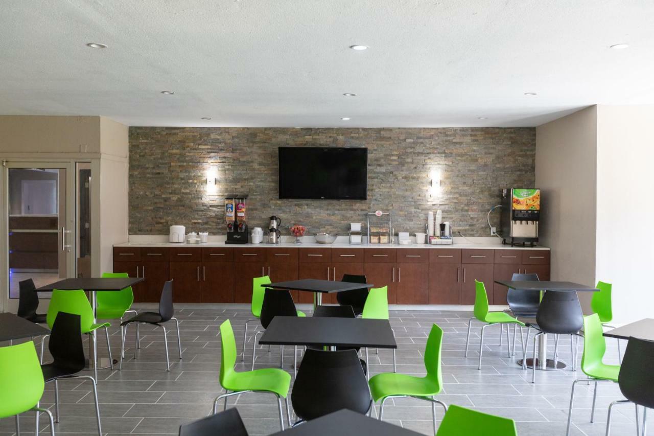 Super 8 By Wyndham Goldsboro Motel Kültér fotó